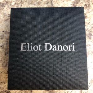 Eliot Danori, Earrings